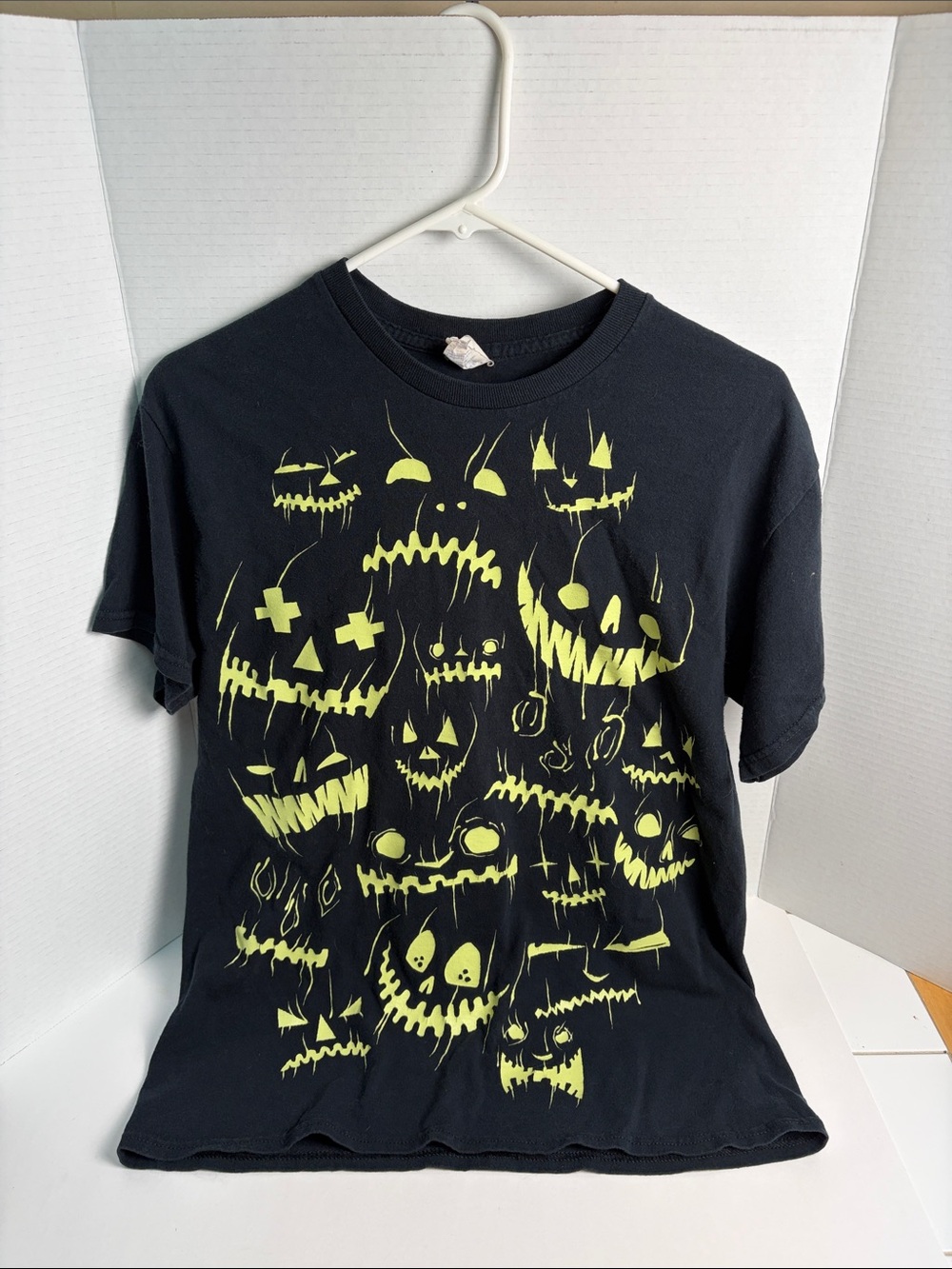 Gildan Halloween Jack-O-Lantern Faces T-Shirt
